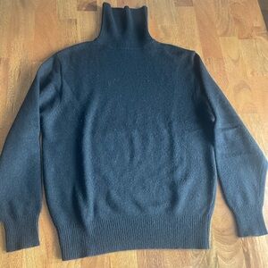 Vintage Women’s Black Turtleneck Sweater
